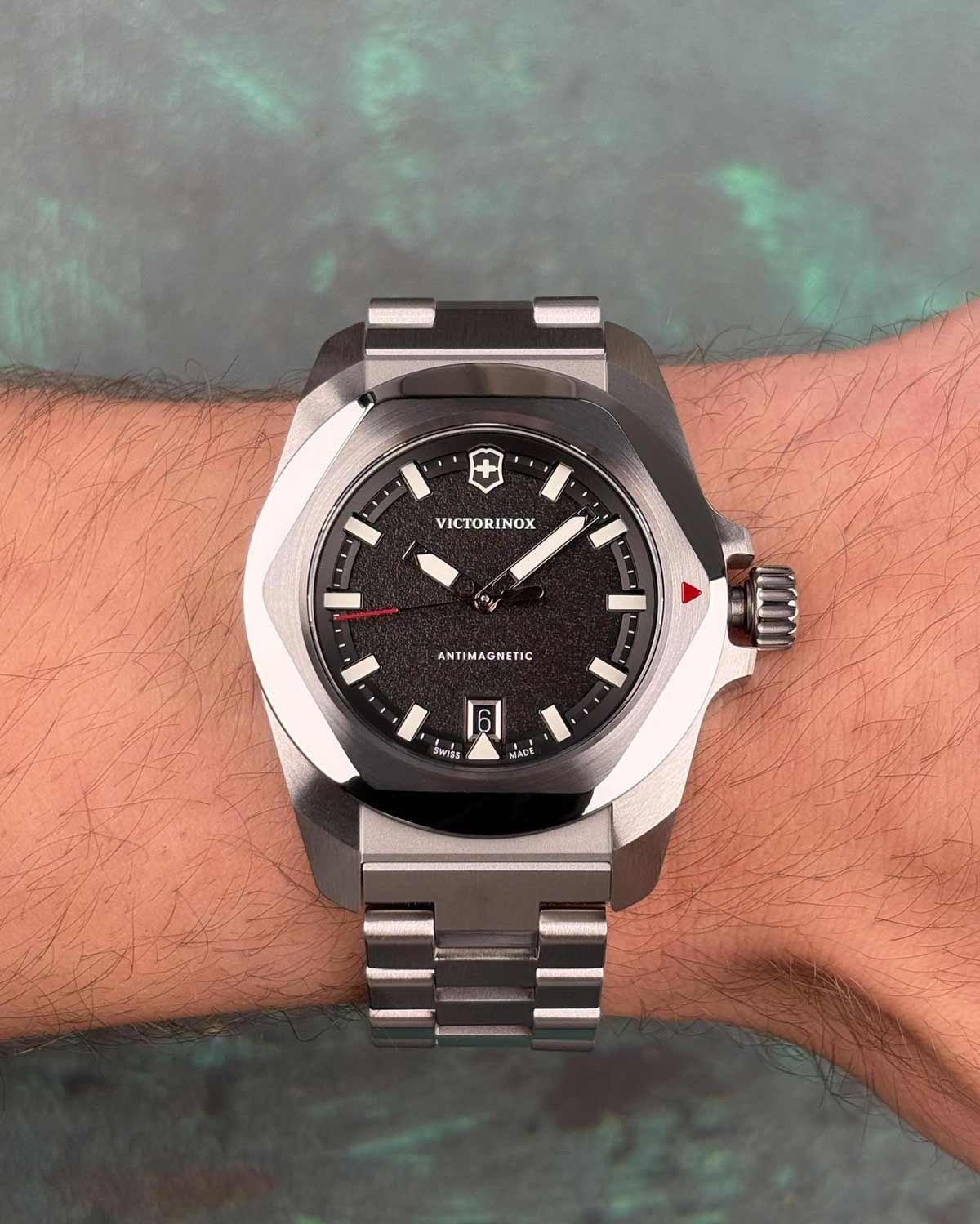 Ρολόι VICTORINOX I.N.O.X. Silver Stainless Steel Bracelet