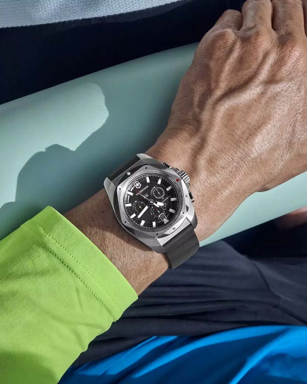 Ρολόι VICTORINOX I.N.O.X. Chronograph Black Rubber Strap
