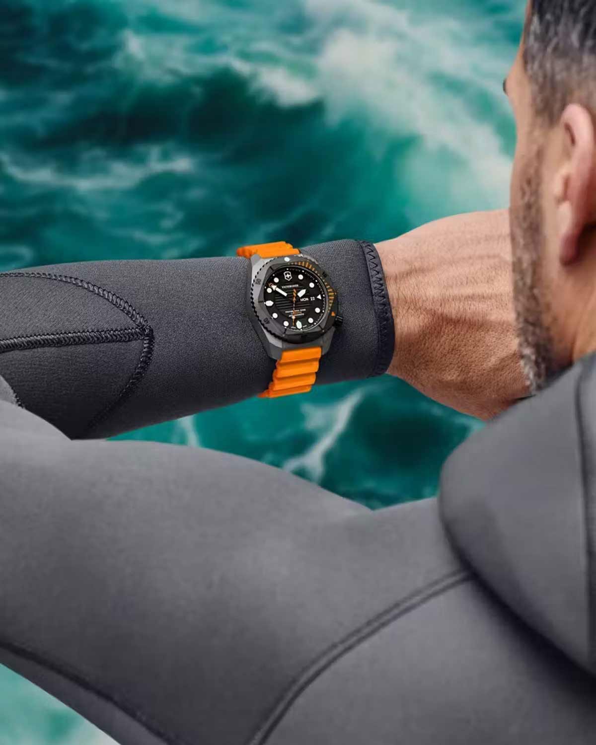 Ρολόι VICTORINOX Dive Pro Automatic Orange Rubber Strap