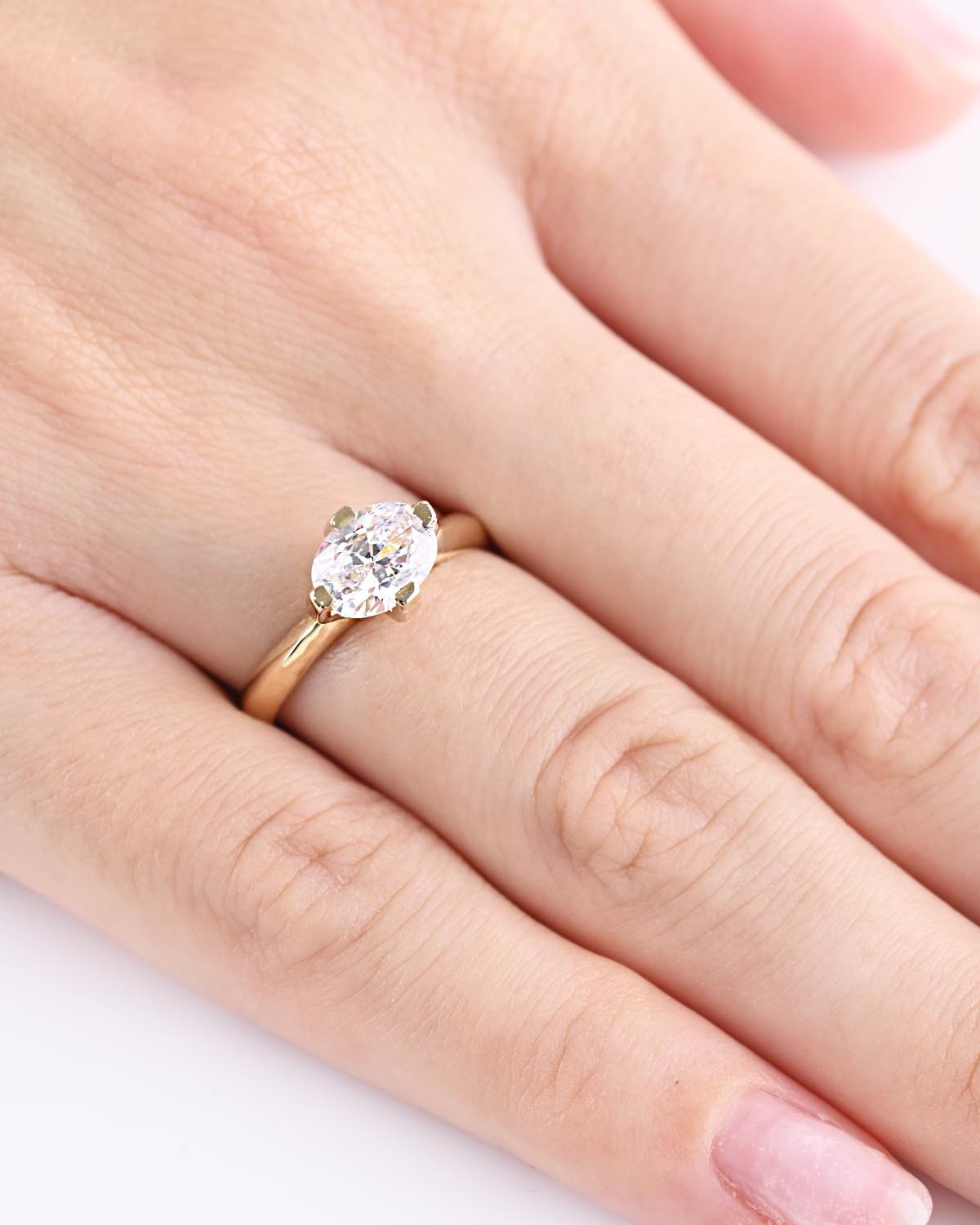 Μονόπετρο δαχτυλίδι SOLEDOR της σειράς Petal από χρυσό 14Κ με ζιργκόν (Νο 53)