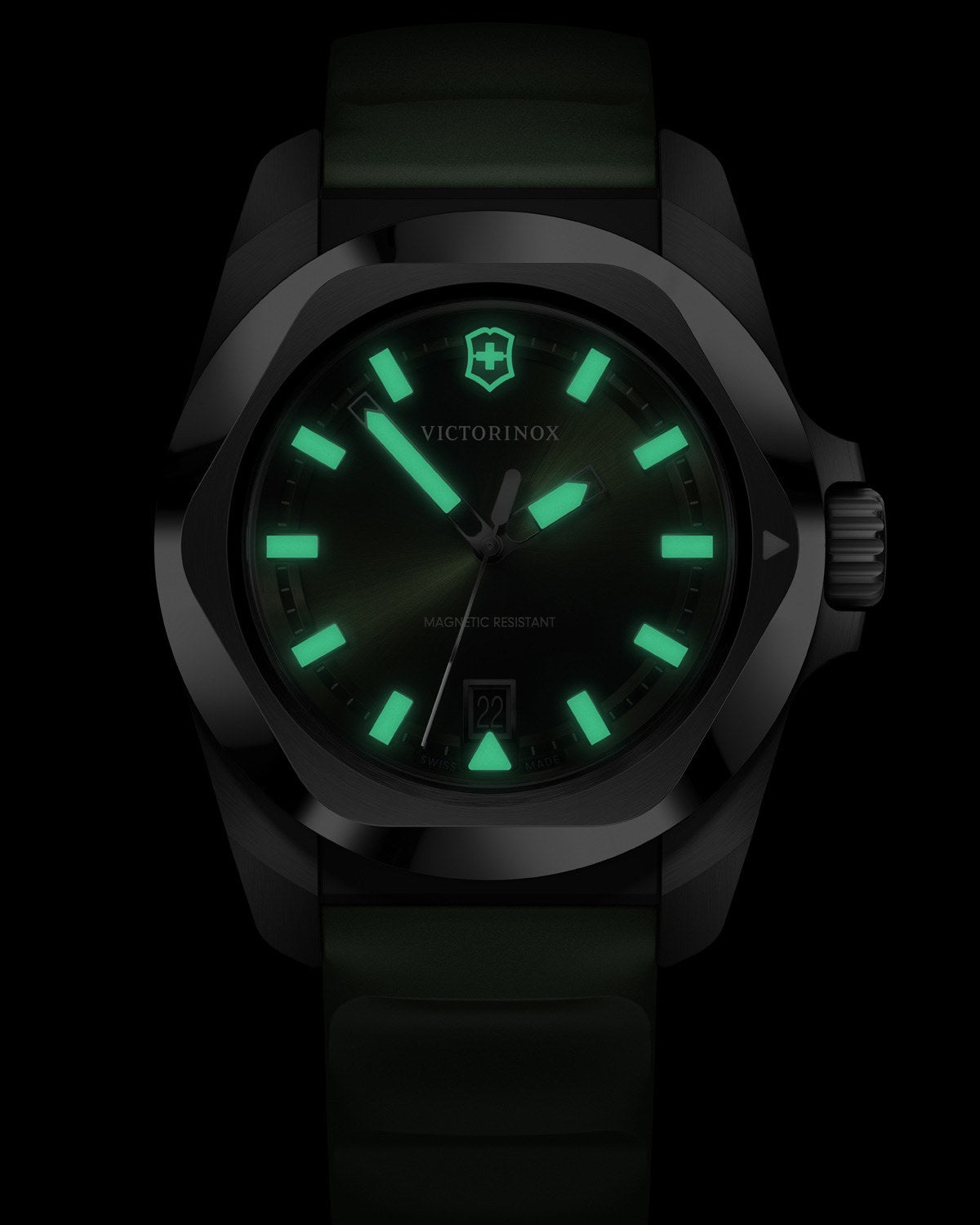 Ανδρικό ρολόι VICTORINOX I.N.O.X. με πράσινο λουράκι από καουτσούκ