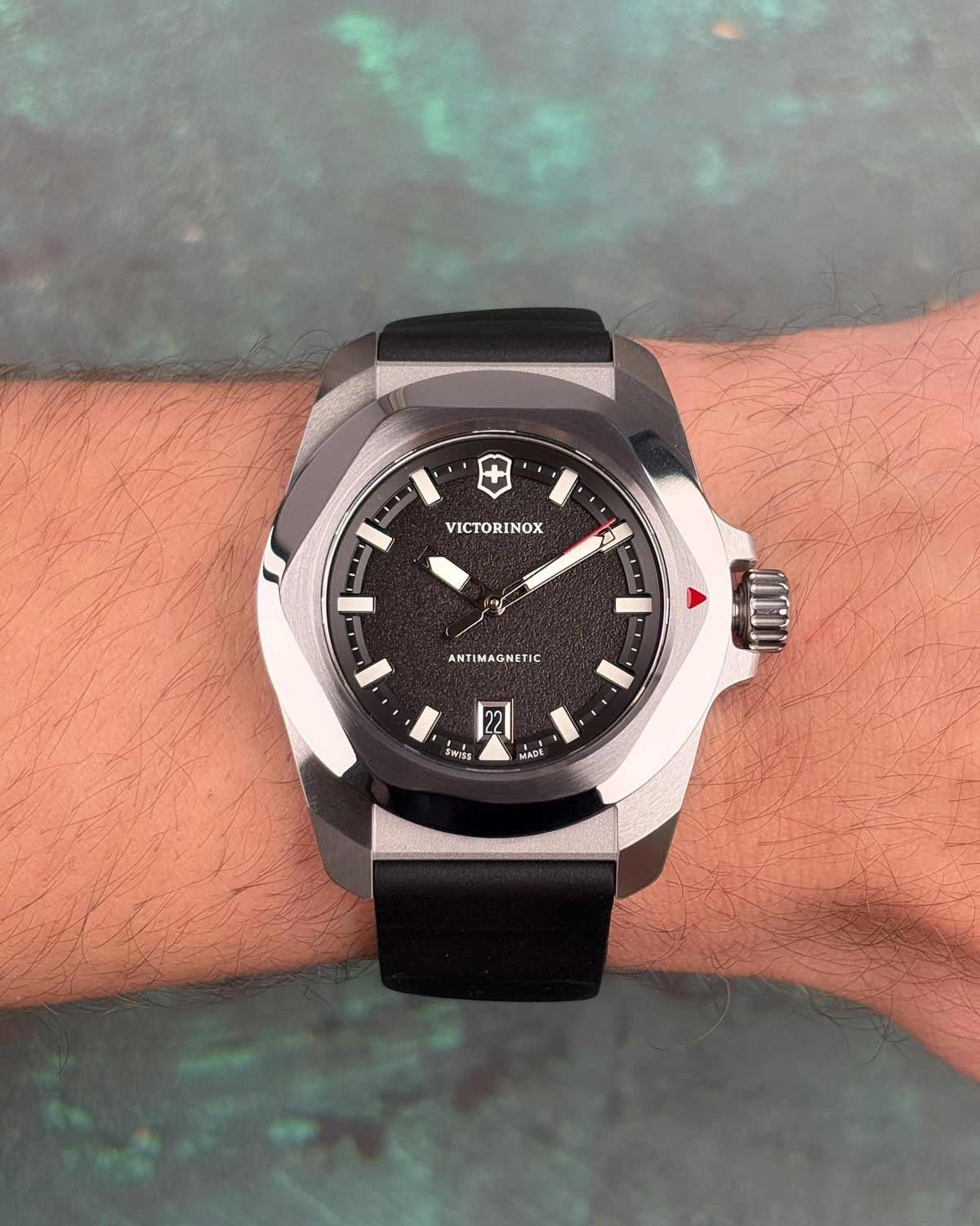 Ρολόι VICTORINOX I.N.O.X. Black Rubber Strap