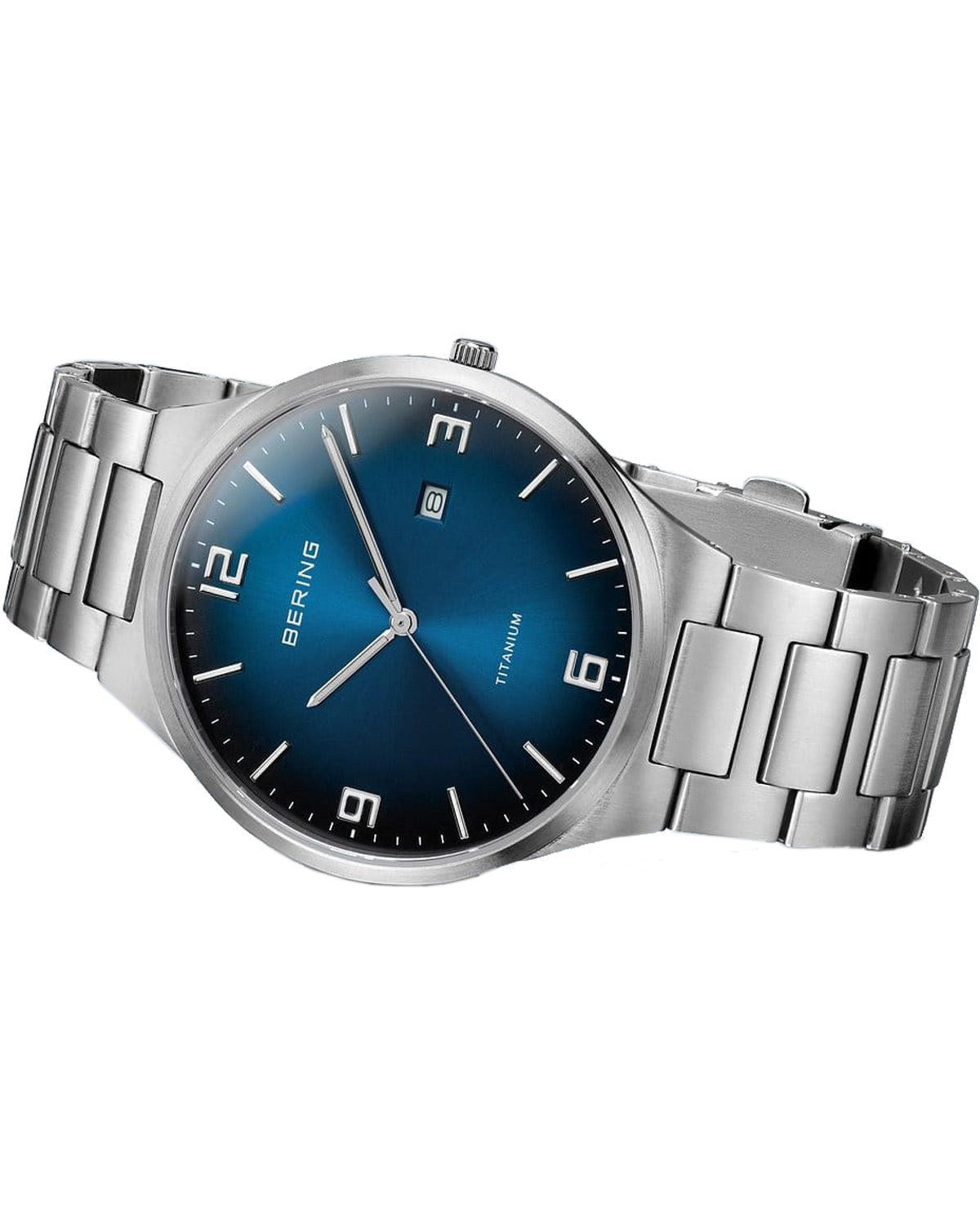 Ανδρικό ρολόι BERING Classic με ασημί μπρασελέ από τιτάνιο
