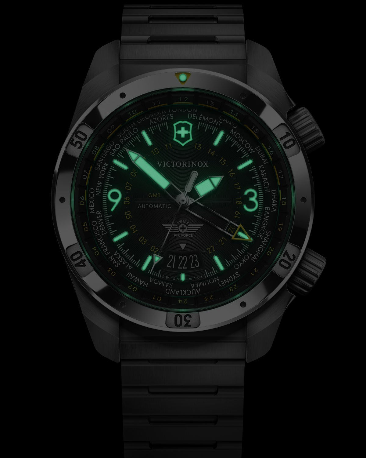 Ανδρικό ρολόι VICTORINOX Air Pro αυτόματο με τριπλή ώρα και ασημί μπρασελέ