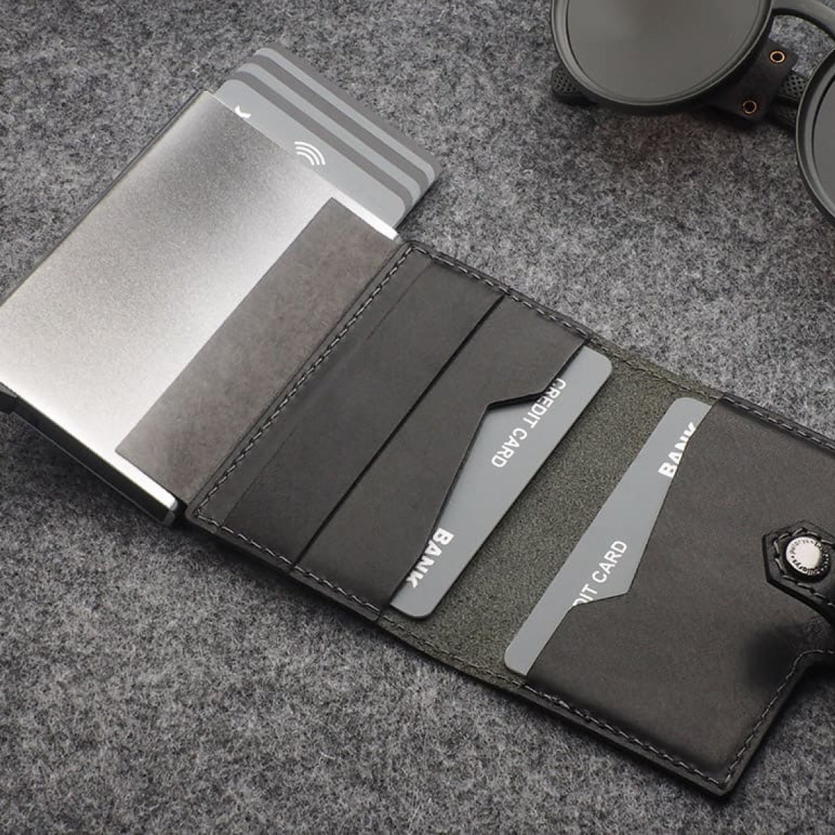 Pularys Easy Wallet for AirTag Black 217414101