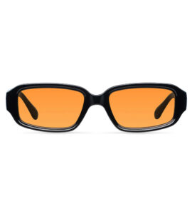 Τα γυαλιά ηλίου Meller AZZI Black Orange ξεχωρίζουν με τον ορθογώνιο σκελετό και τις γεωμετρικές γραμμές που προσδίδουν δυναμικό και retro.