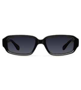 Τα γυαλιά ηλίου Meller Azzi All Black ξεχωρίζουν με τον ορθογώνιο σκελετό και τις γεωμετρικές γραμμές που προσδίδουν δυναμικό και retro χαρακτήρα.