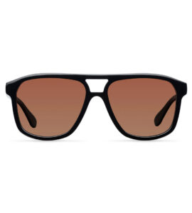 Τα γυαλιά ηλίου Meller Dara Black Brown επαναπροσδιορίζουν το κλασικό aviator με μια σύγχρονη και δυναμική προσέγγιση. Ο oversized σκελετός.