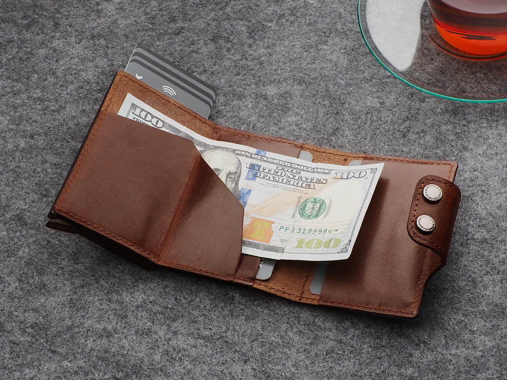 pul_217214102_main9_oASnCC5